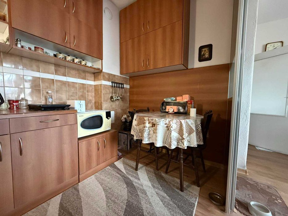 Тухлен апартамент за продажба в сграда с асансьор - Падало