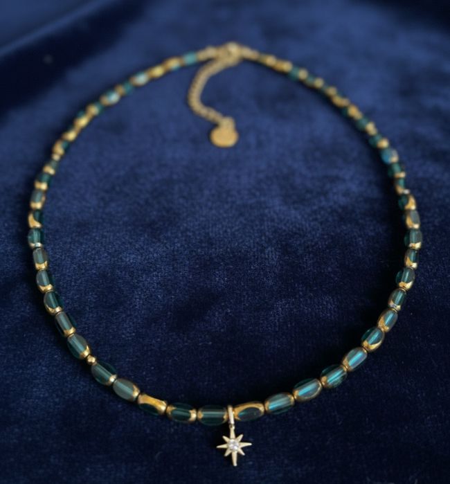 Колиета и гривни с перли и ест.камъни