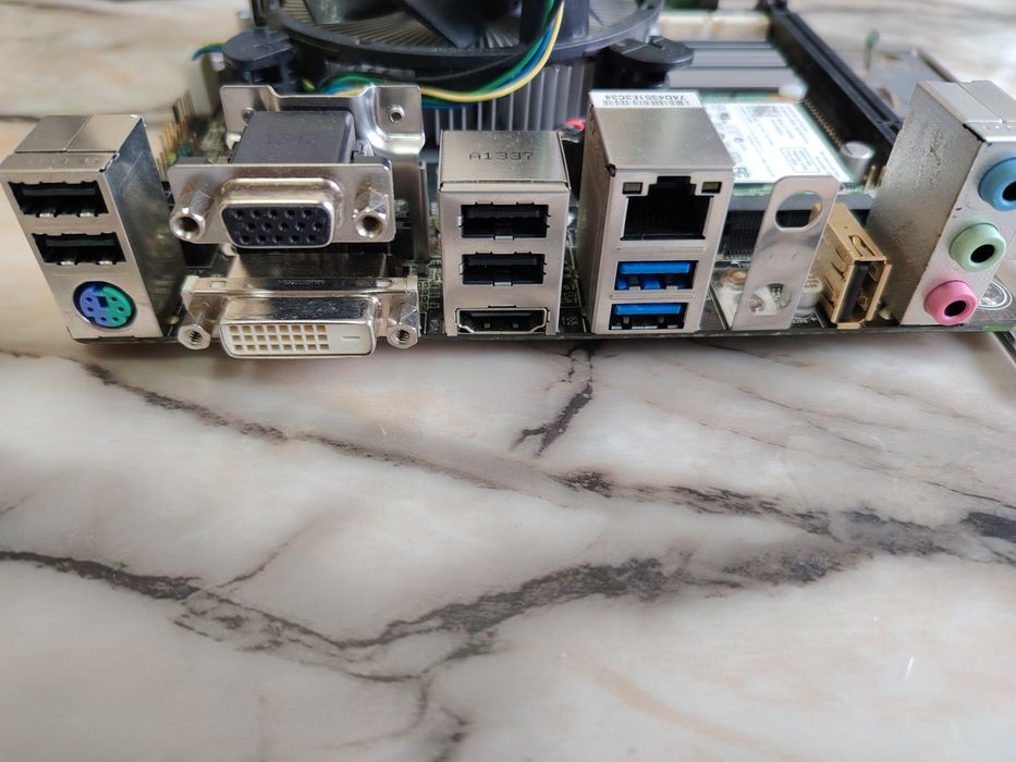 Дъно GIGABYTE GA-H81N Mini ITX + Intel® Core i7-4790S +16gb ddr3