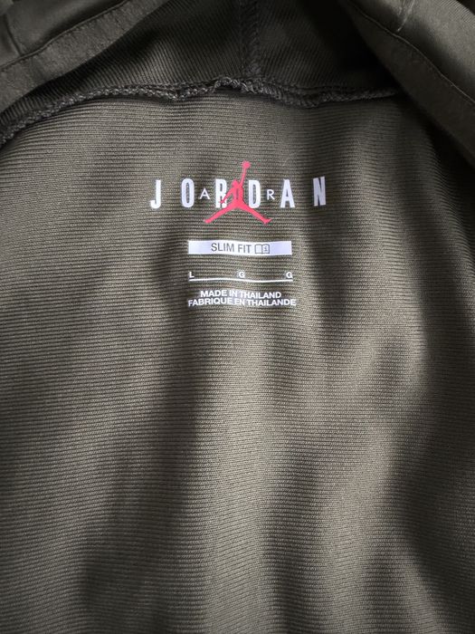 Trening  Nike Jordan PSG ca nou original,impecabil,purtat o data ,il vand ca imi este mic