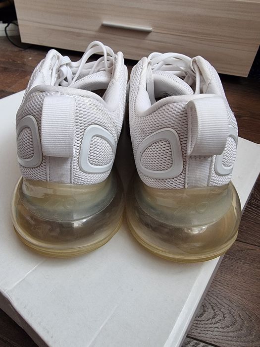 Дамски бели маратонки  Nike Air Max 720