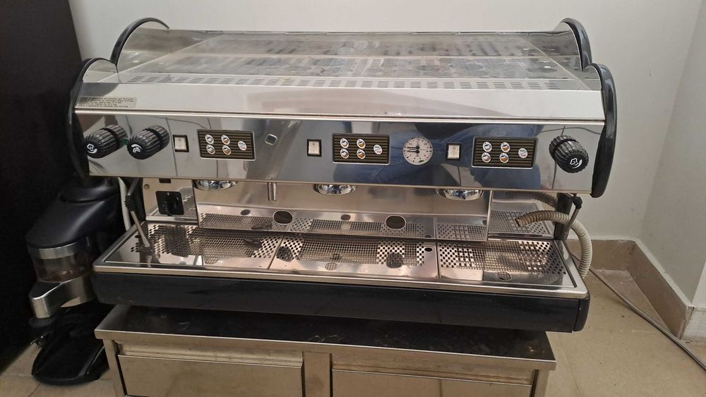 De vanzare echipamente si mobilier HORECA second hand