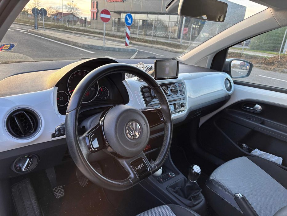 Volkswagen Up 2013
