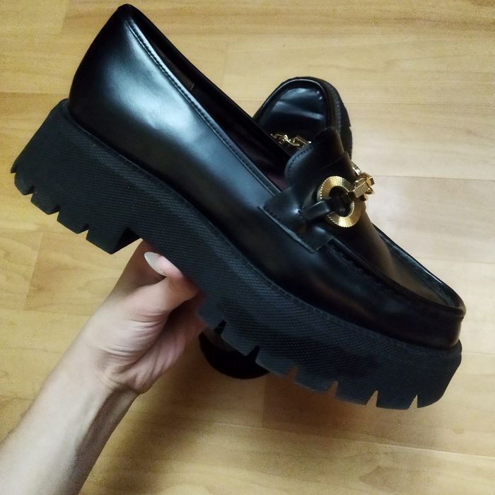 продам лоферы Zara