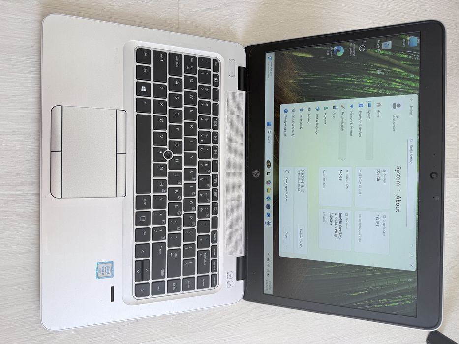 Vand Laptop HP EliteBook G3 i7 6500u 16GB Ram ssd 240