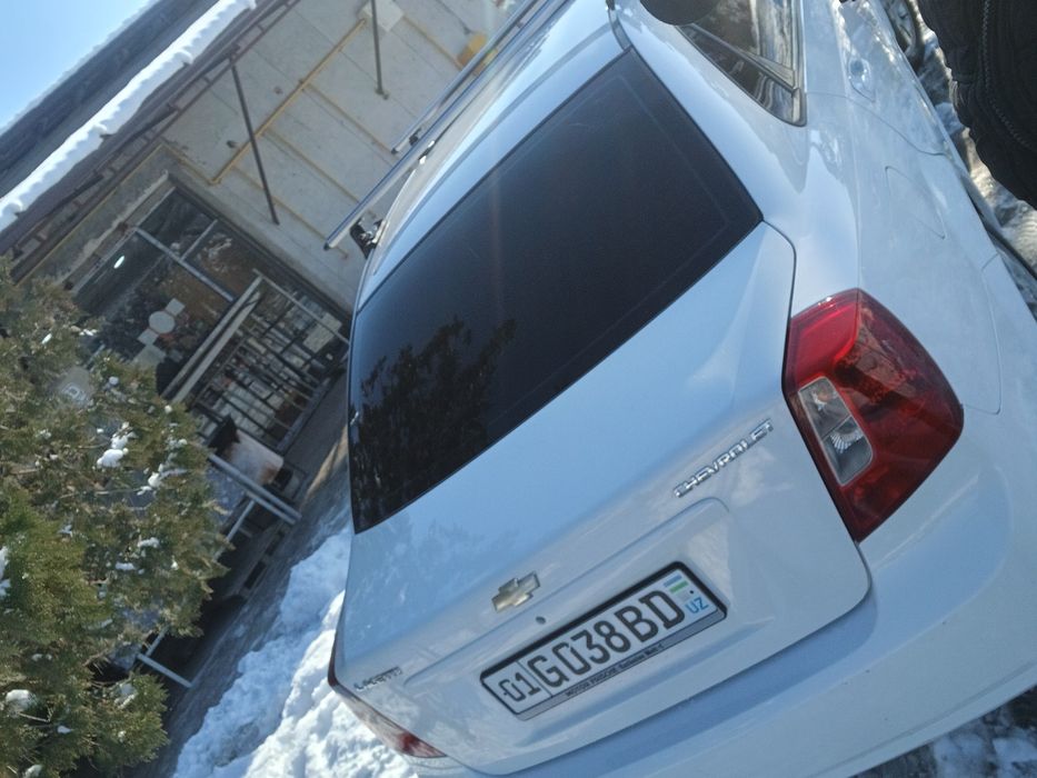 Ласетти сотилади