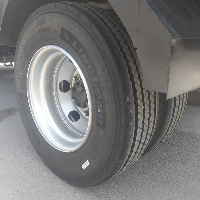 Isuzu samasval NPR 82L