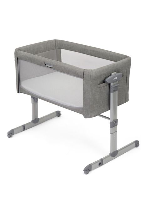 Продам почти новый хороший манеж-кровать Joie Roommie Glide!