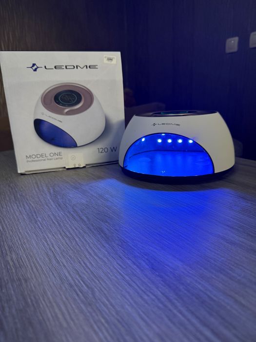 За маникюр лампи Ledme model one