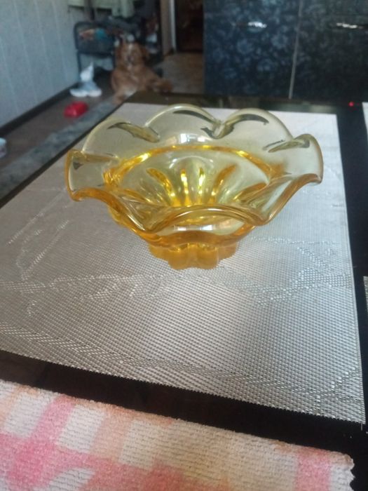 Вазы цветного стекла