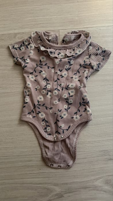 Продам детских вешей