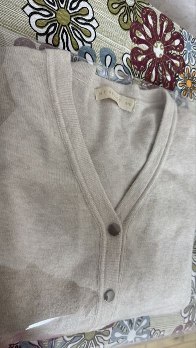 Бежевая женская кофта