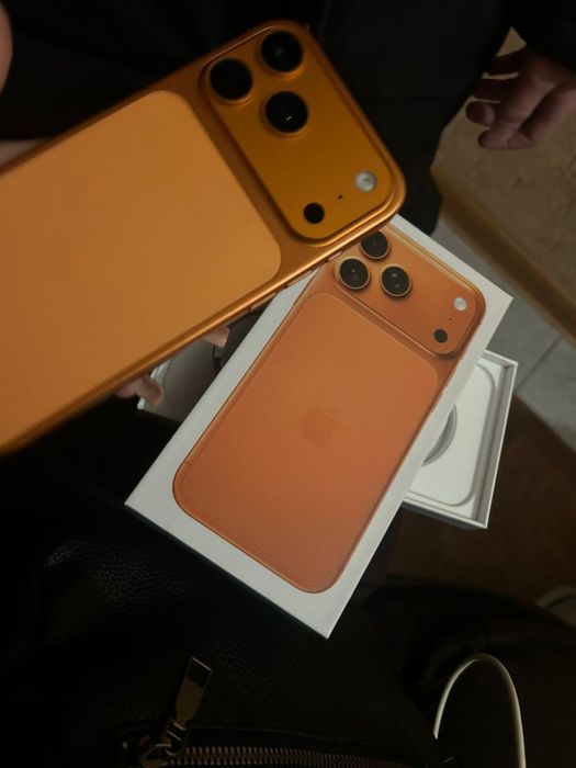 Продам айфоны 17 про система хр