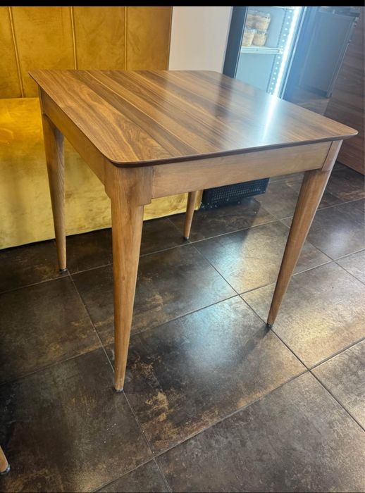 Дървени маси трапезни