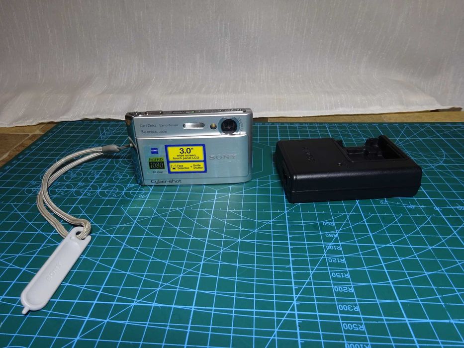 Aparat foto digital retro SONY  Cyber-Shot DSC-T70
