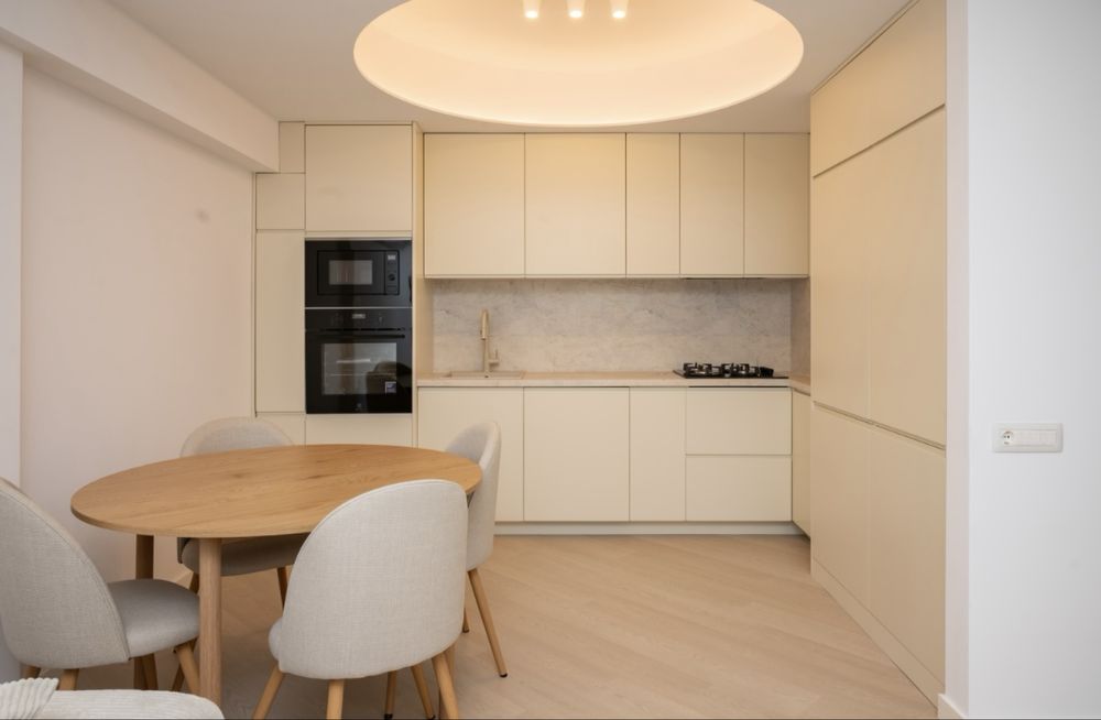 Proprietar inchiriez apartament cu 3 camere Cortina North