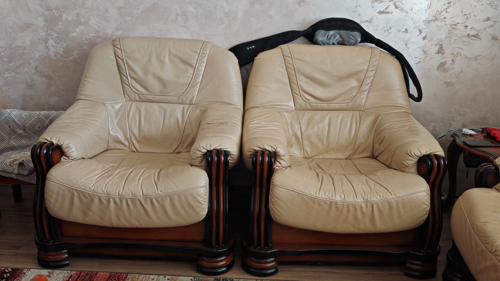 Set canapea si fotolii din piele