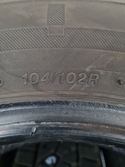 Зимни гуми за Бус 4 броя BRIDGESTONE Blizzak W810 195 70 R15C дот 2319