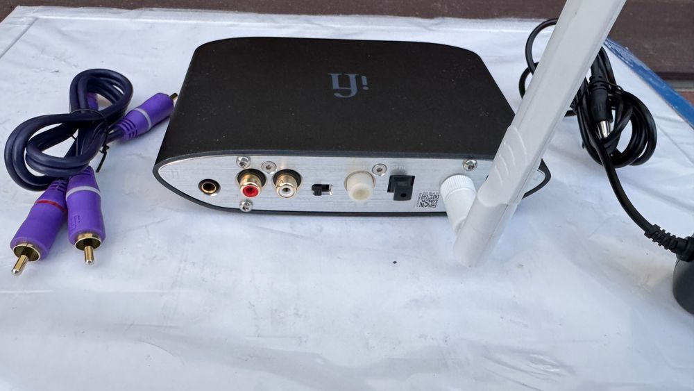 iFi Audio ZEN Blue V2 е аудиофилски Hi-Res Bluetooth приемник и DAC