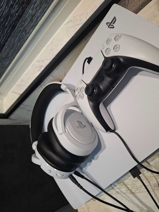 Продавам комплект PlayStation 5 с диск – готов за игра!