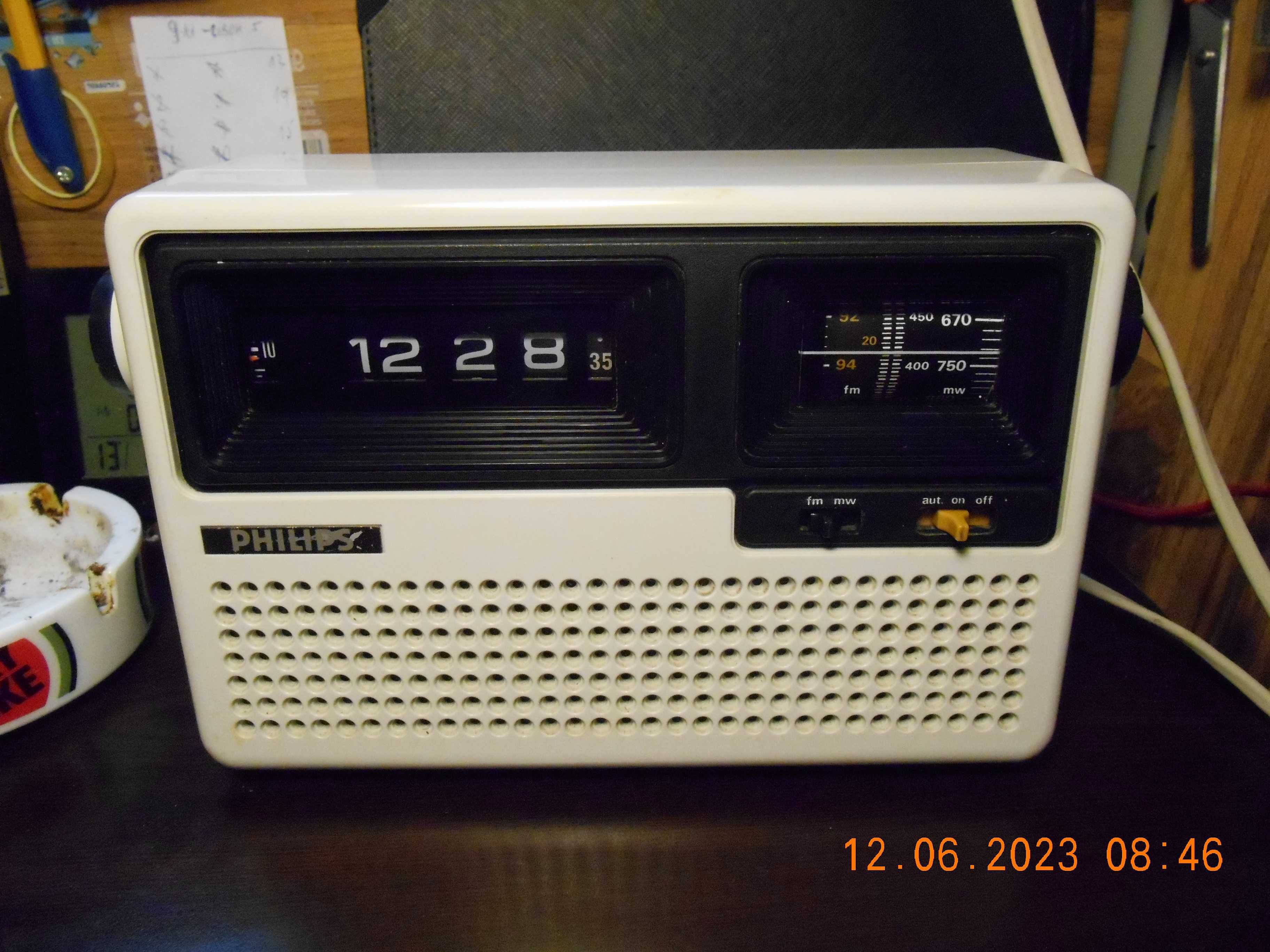 Philips 7250 Radio Flip Alarm Clock vintage 76