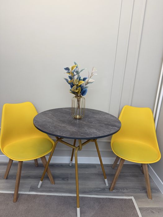 Продам комплект стол стулья