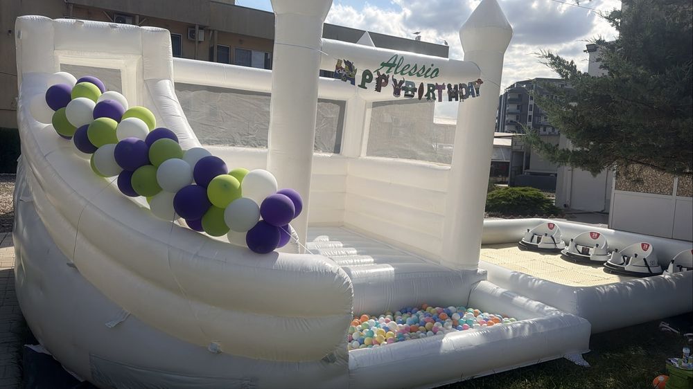 Bumper cars(masinute tampon); topogan gonflabil castel alb