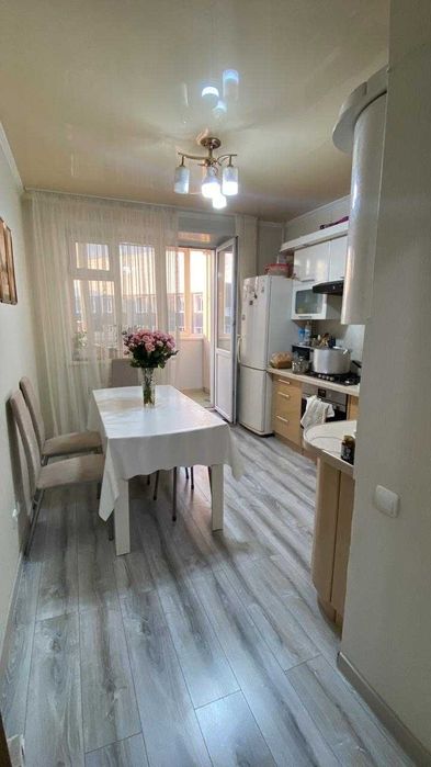 Продам 3 ком квартиру . Р-он Береке