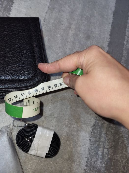 Geantă mică din piele ecologică, neagră – nouă
