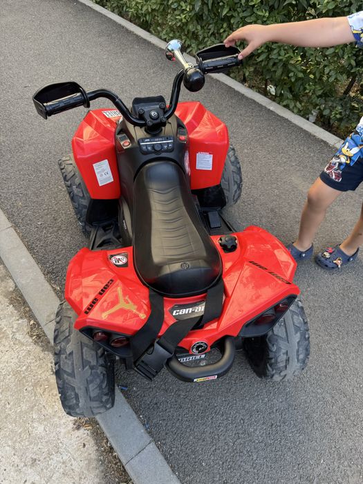 Atv de copii 4 motoare pe baterie