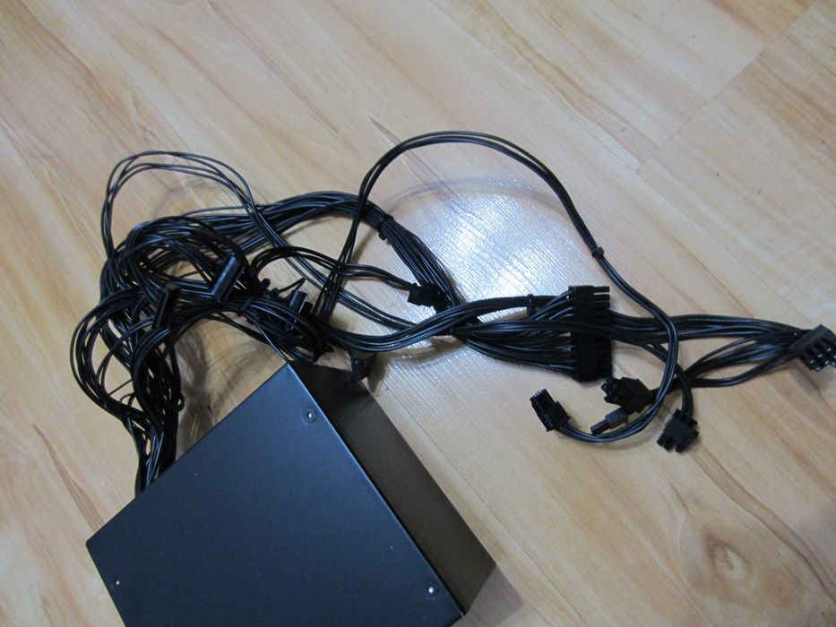 Sursa alimentare Lenovo Legion HuntKey HK650-15PP 550W - ieftina