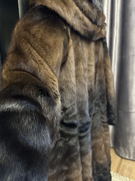 Продам норковую шубу