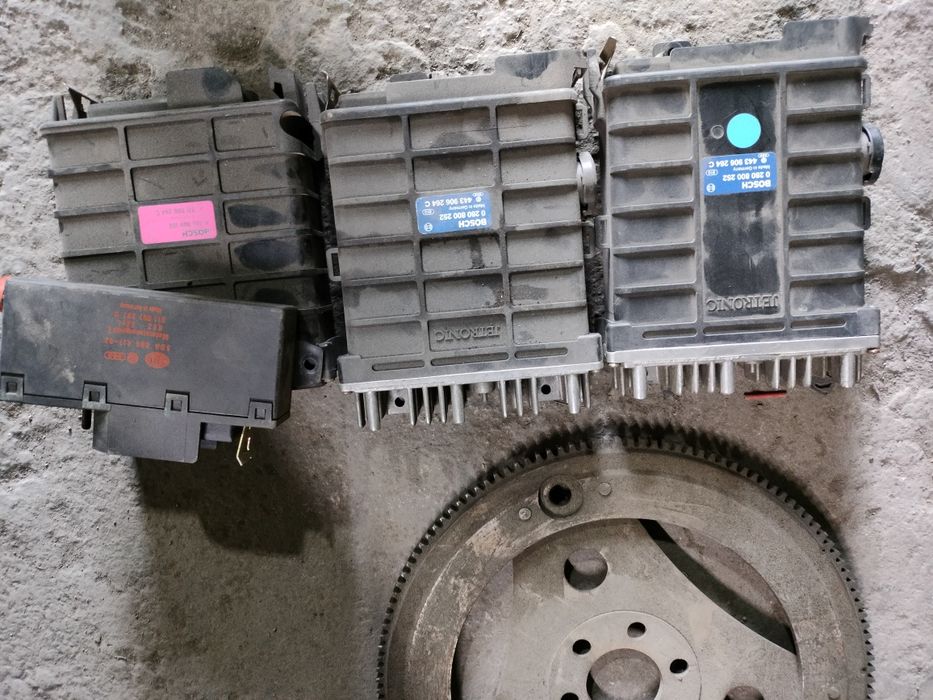 Продам запчасти на Ауди