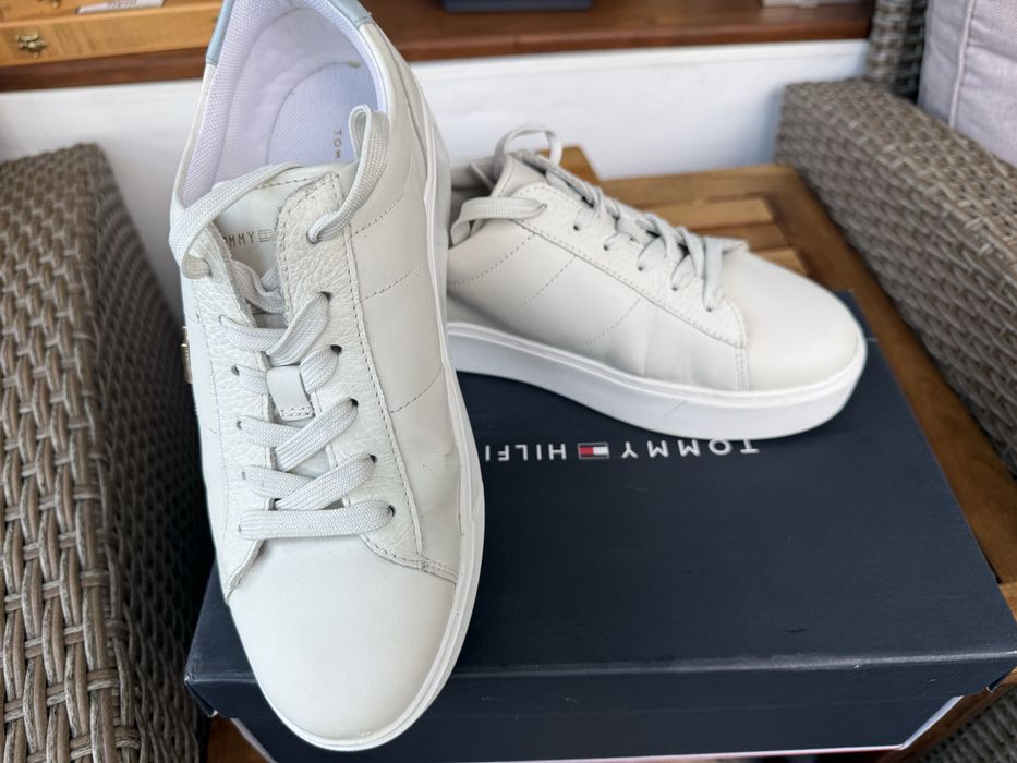 Кожени маратонки Tommy Hilfiger PLATFORM COURT SNEAKER