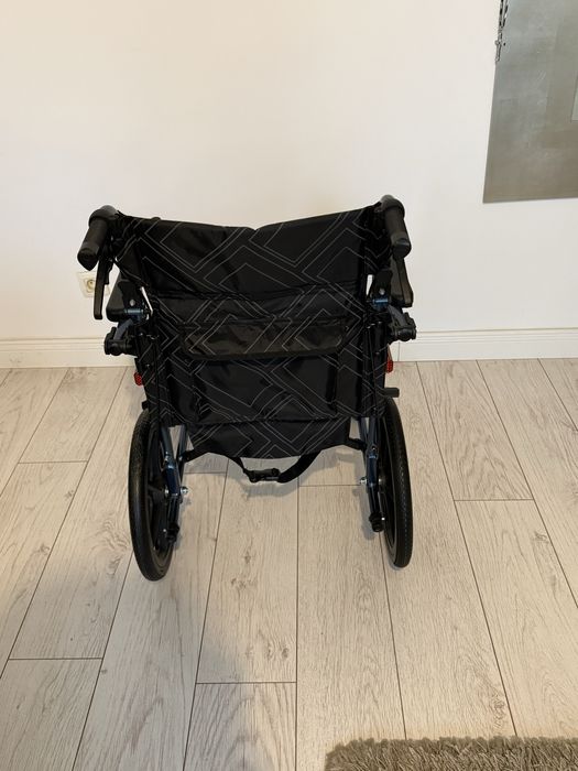 Căruciur cu rotile pliabil, nou