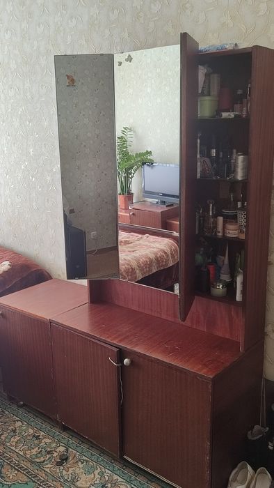 Винтажное зеркало трюмо
