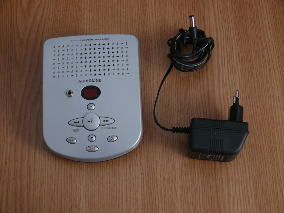 Robot telefonic Audioline, cu alimentatorul original, impecabil