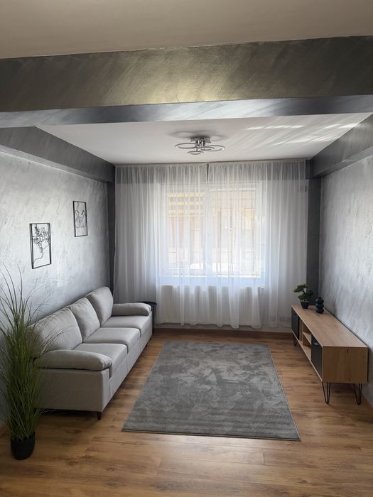 Apartament cu 3 camere