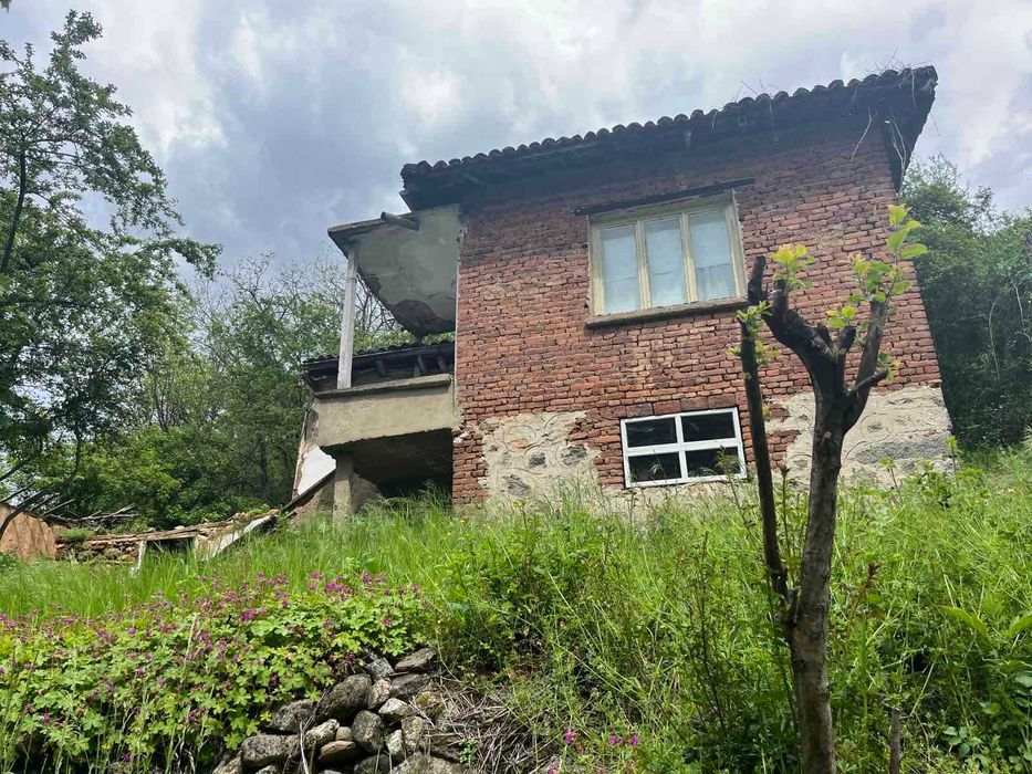 Продава се: Стара къща с дворно място с площ 1060 кв.м., град Калофер