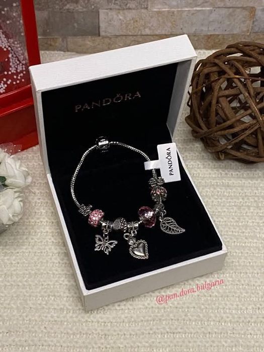 Гривни Pandora с талисмани