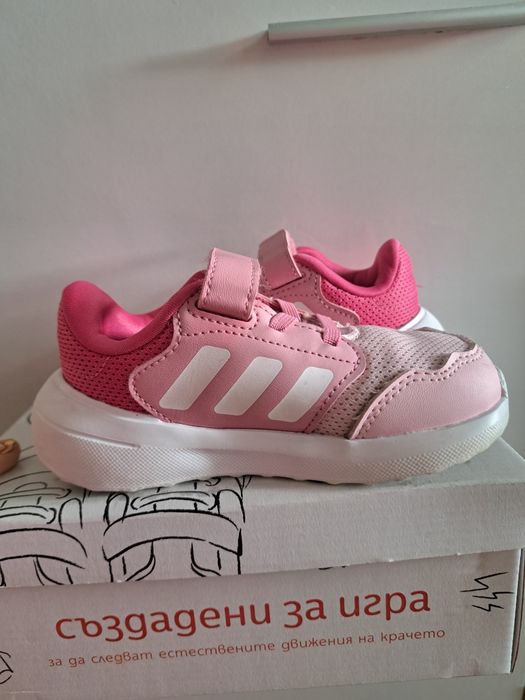 Маратонки Adidas номер 24