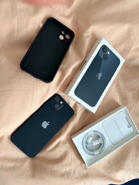 Продавам iPhone 13 – 128 GB