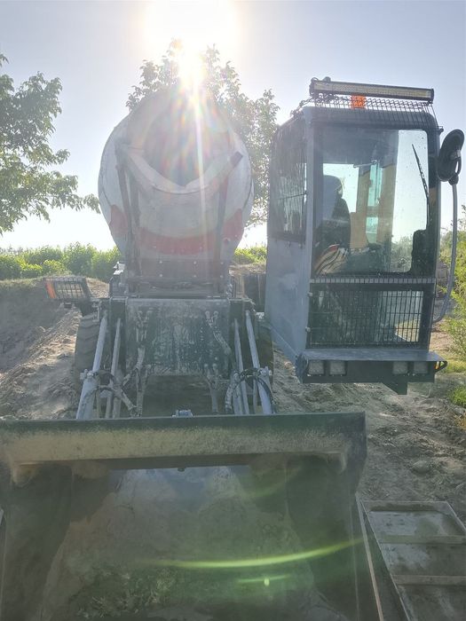 Beton quyadigan traktor , Carmix , Karmiks , apalovkalari bilan
