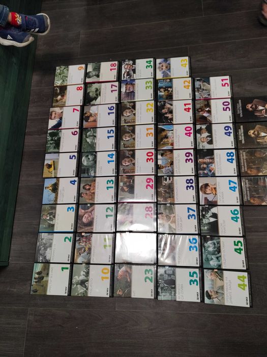 „Златни български филми“ – 51 DVD диска