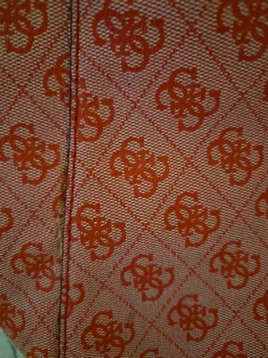 Guess  чисто нова чанта с фабрична забележка