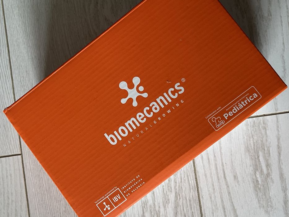 Продам детские ботинки Biomecanics