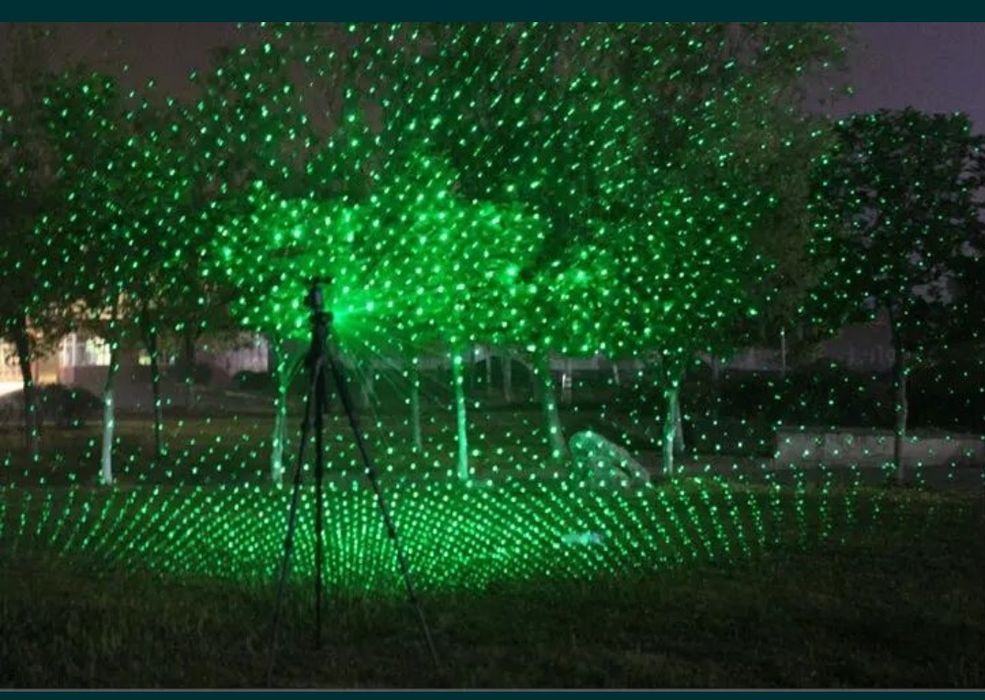 Laser puternic 3D verde . Raza de lumina 10 km, putere 20000mW!