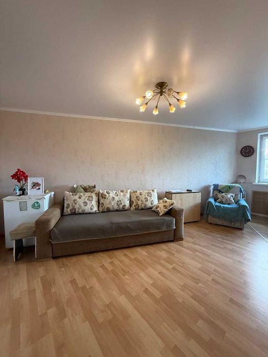 Продам 4 комн квартиру