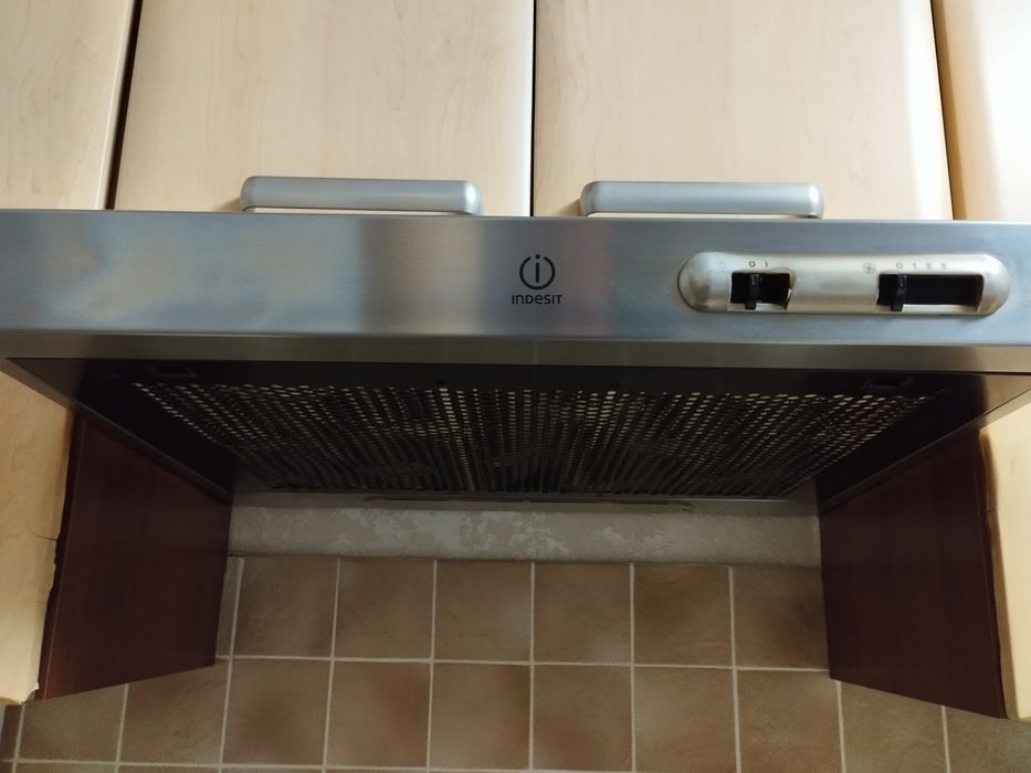 Кухонная вытяжка Indesit