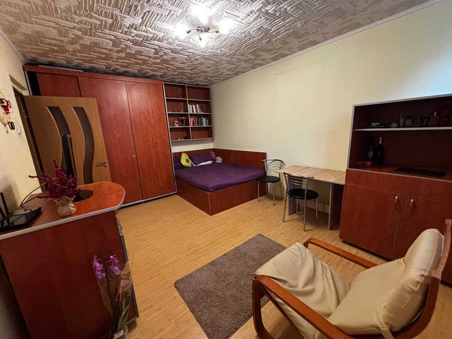 Ofer spre inchiriere garsoniera in zona Politehnica